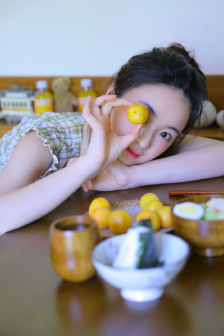 胸大的美女丰满的朋友